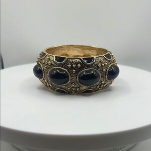 1321.‎ Cara New York Gold and Black Women's Bracelet Hinge Closure